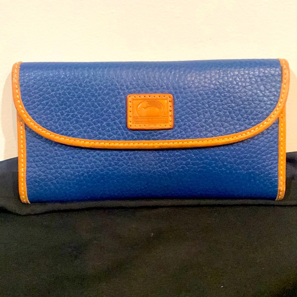 Dooney & Bourke continental clutch wallet
